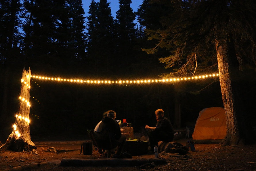 Темнота в палатке. Освещение палаточного лагеря. Гирлянда для кемпинга. Гирлянда в походе. Освещение для кемпинга.